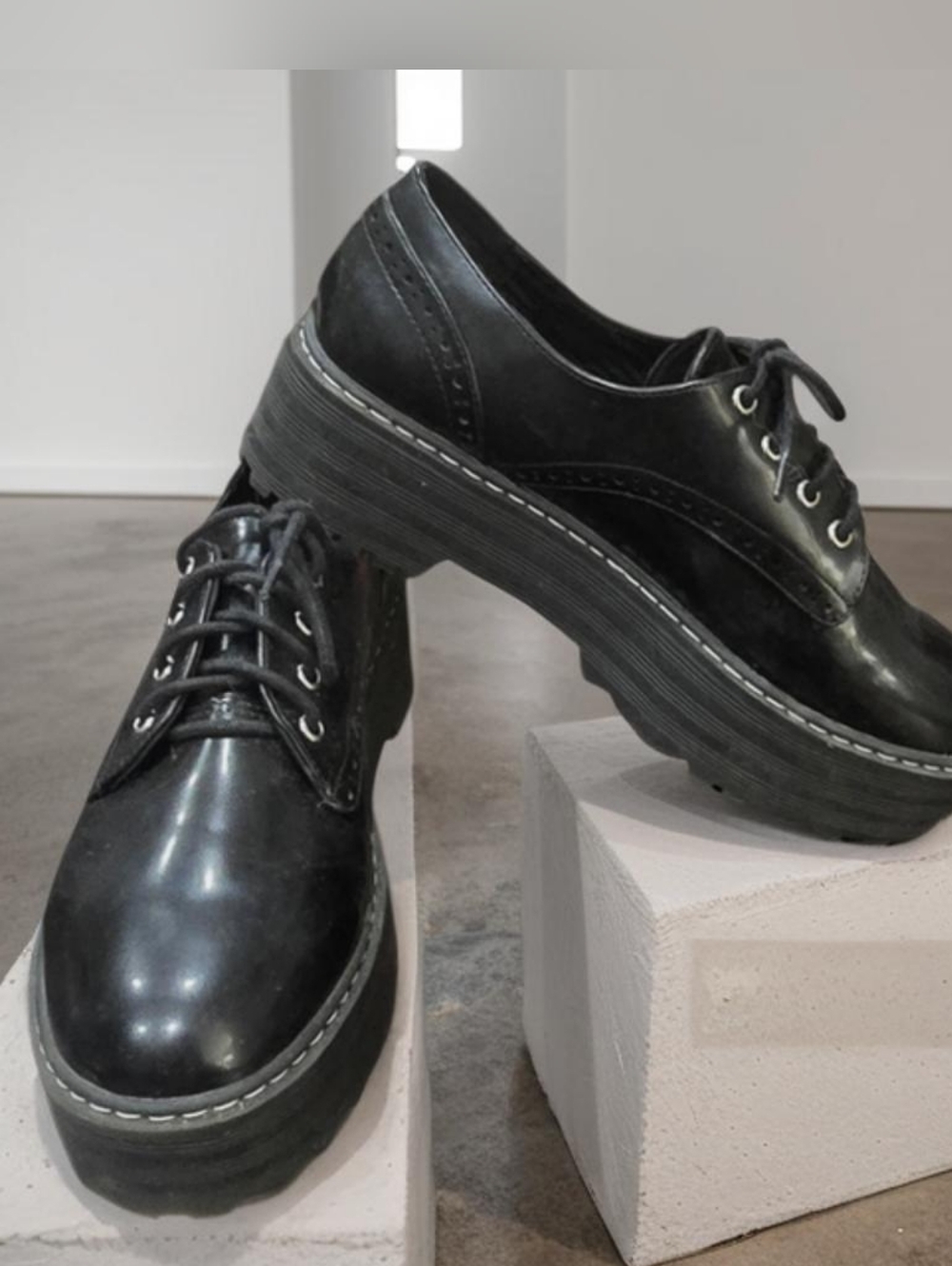 Adorable! H&M Divided Black Platform Oxford Shoes
